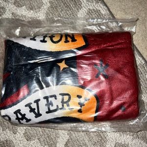 NEW Harry Potter Gryffindor lap blanket wizarding world of Harry Potter bravery